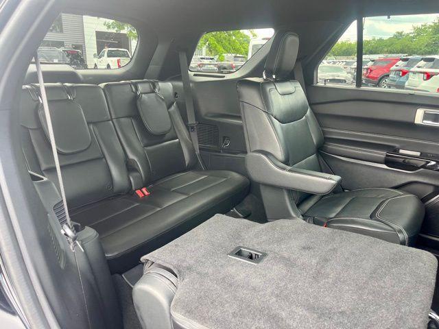 Photo of 2022 Agate Black Metallic Ford Explorer