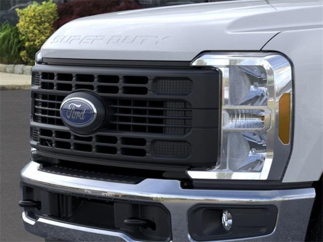 Photo of 2025 Oxford White Ford F-350