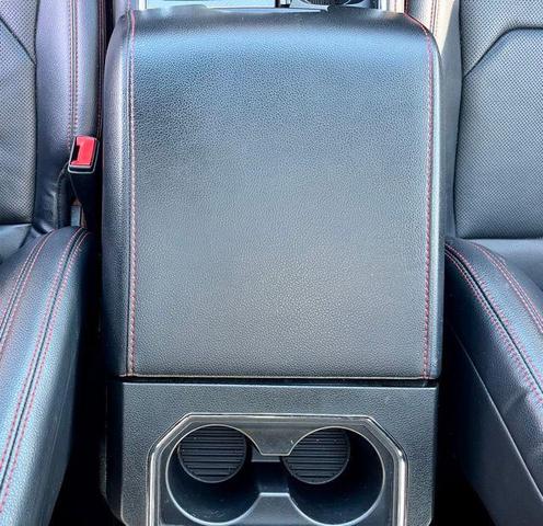 Photo of 2021 White Ford Expedition