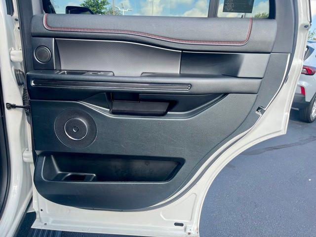 Photo of 2021 White Ford Expedition