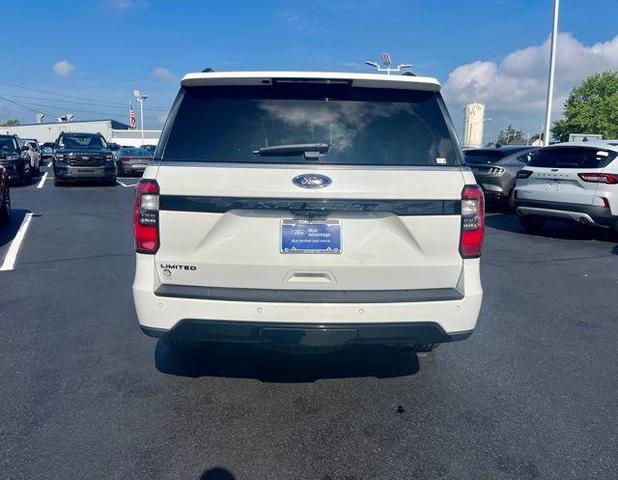 Photo of 2021 White Ford Expedition