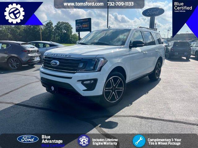 Photo of 2021 White Ford Expedition