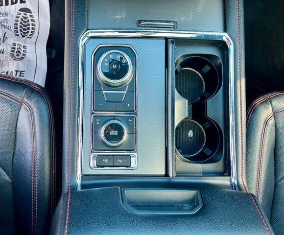 Photo of 2021 White Ford Expedition