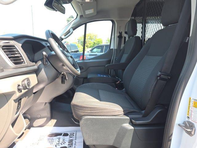 Photo of 2023 Oxford White Ford Transit-250
