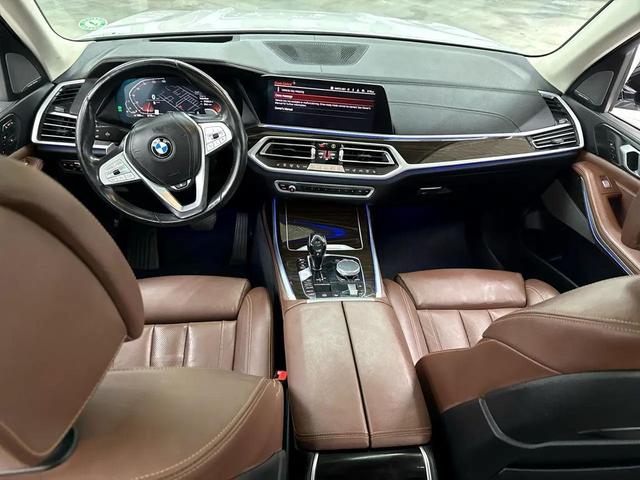 Photo of 2019 White BMW X7