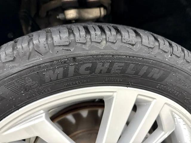 Photo of 2018 Florett Silver Metallic Audi Q5