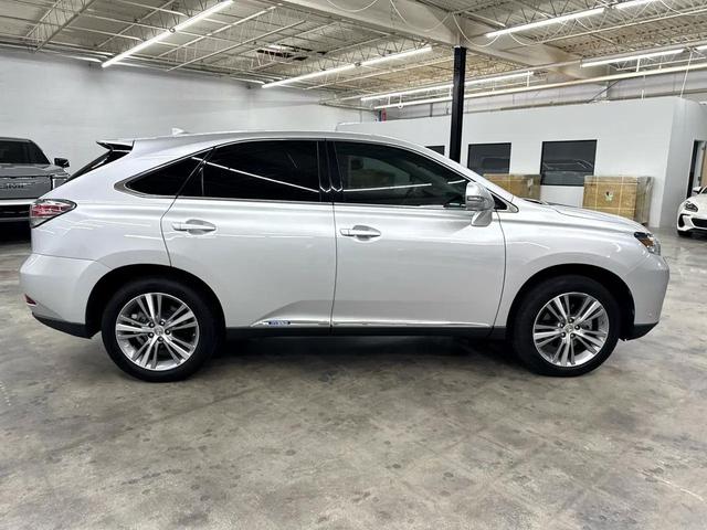 Photo of 2015 Silver Lining Metallic Lexus RX 450h