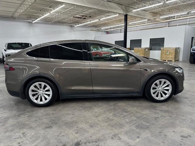 Photo of 2016 Bronze Tesla Model X