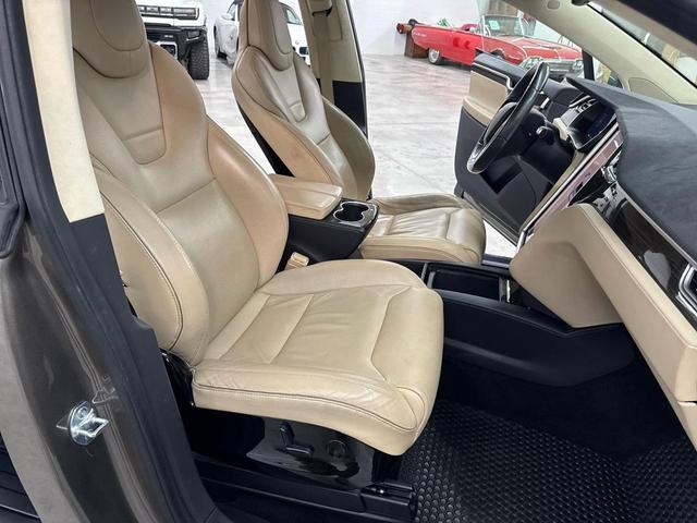 Photo of 2016 Bronze Tesla Model X