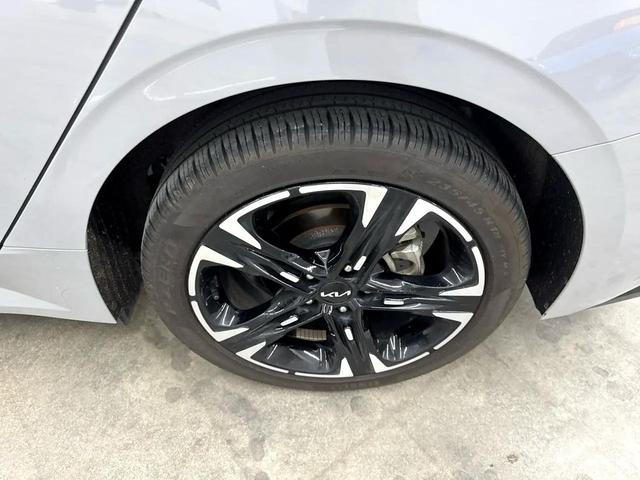 Photo of 2023 Wolf Gray Kia K5