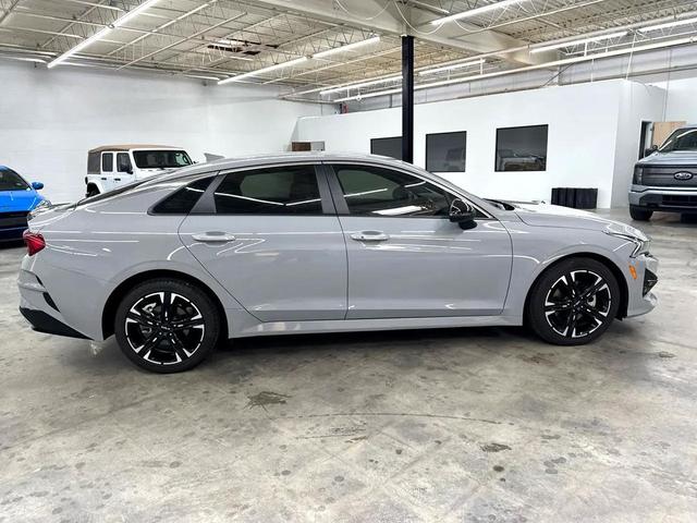 Photo of 2023 Wolf Gray Kia K5