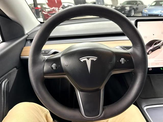 Photo of 2022 Gray Tesla Model Y