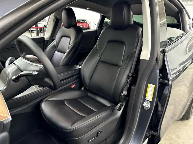 Photo of 2022 Gray Tesla Model Y