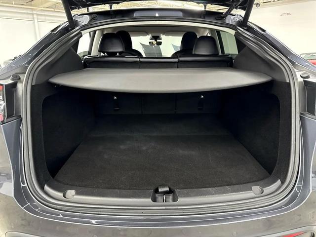 Photo of 2022 Gray Tesla Model Y