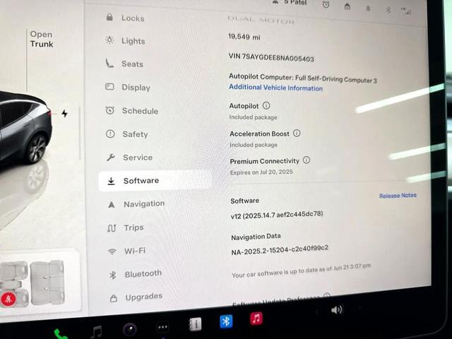 Photo of 2022 Gray Tesla Model Y