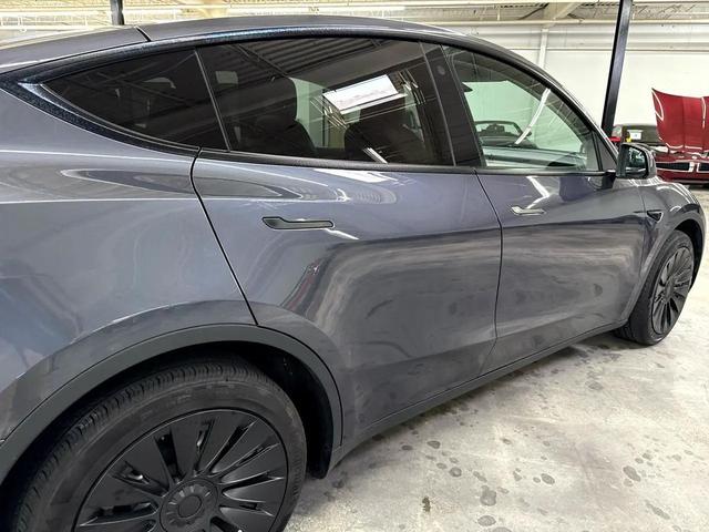 Photo of 2022 Gray Tesla Model Y