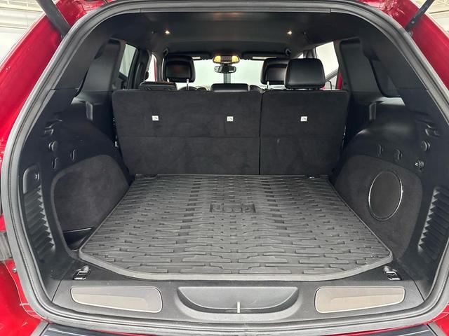 Photo of 2017 Redline 2 Coat Pearl Jeep Grand Cherokee