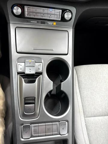 Photo of 2023 Lunar White Hyundai KONA EV