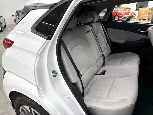 Photo of 2023 Lunar White Hyundai KONA EV