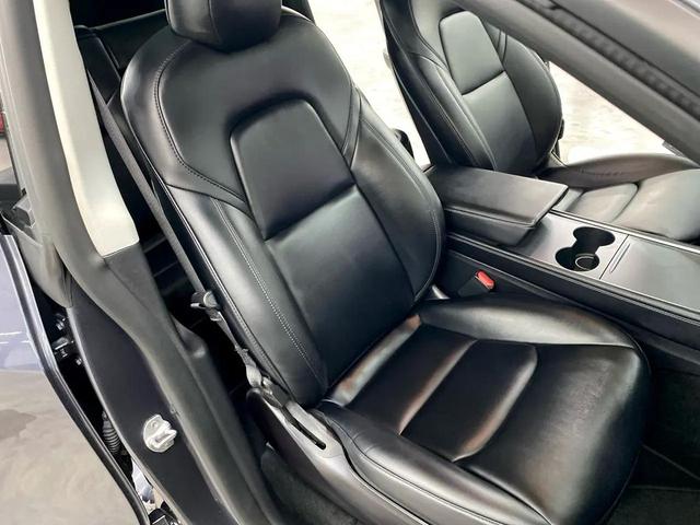 Photo of 2021 Gray Tesla Model Y