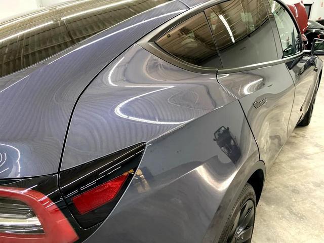 Photo of 2021 Gray Tesla Model Y
