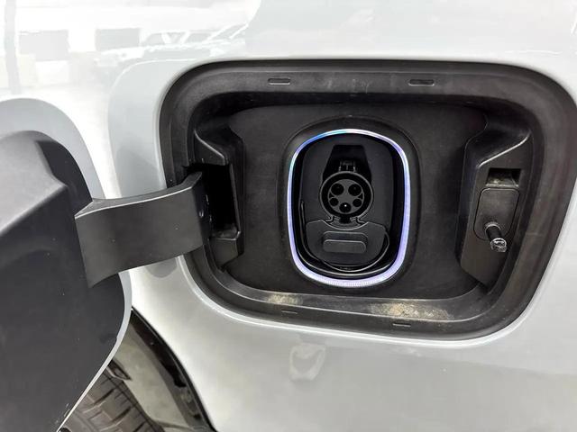 Photo of 2024 Thunderstorm Gray GMC Sierra EV