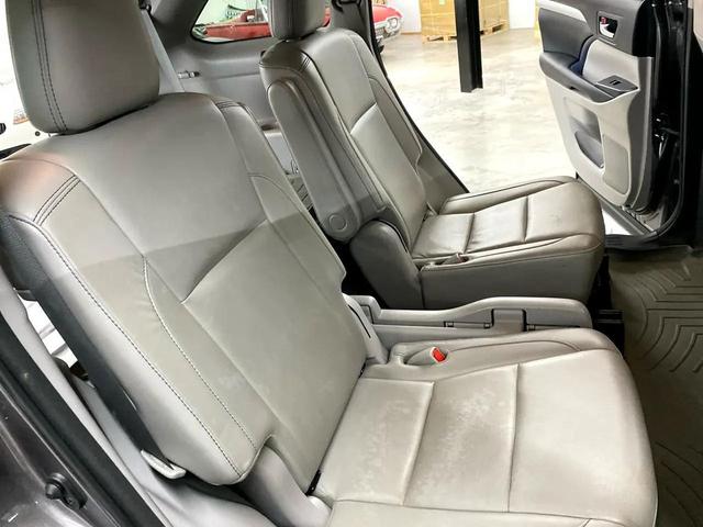 Photo of 2017 Predawn Gray Mica Toyota Highlander