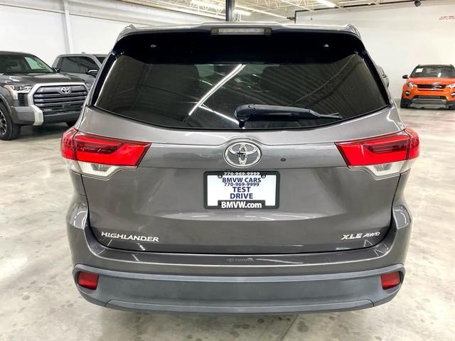 Photo of 2017 Predawn Gray Mica Toyota Highlander