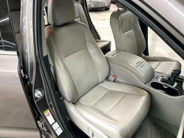 Photo of 2017 Predawn Gray Mica Toyota Highlander