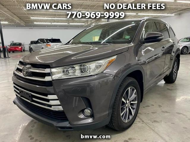 Photo of 2017 Predawn Gray Mica Toyota Highlander