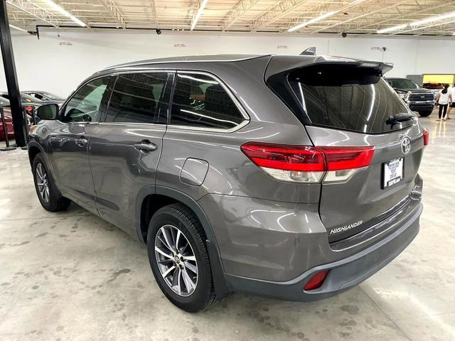 Photo of 2017 Predawn Gray Mica Toyota Highlander