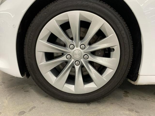 Photo of 2016 White Tesla Model S