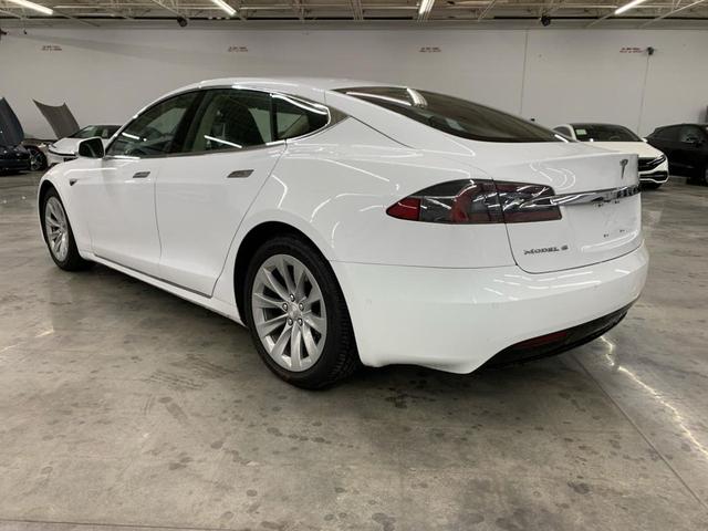 Photo of 2016 White Tesla Model S