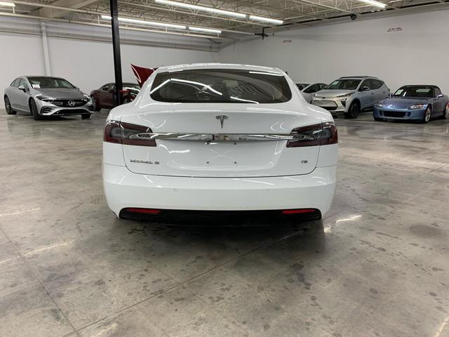 Photo of 2016 White Tesla Model S