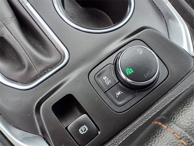 Photo of 2021 Summit White Chevrolet Traverse