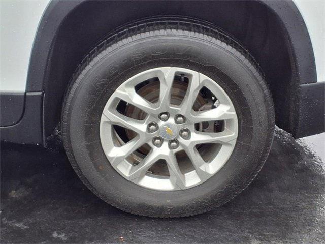 Photo of 2021 Summit White Chevrolet Traverse