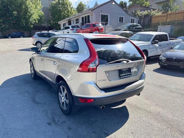 Photo of 2013 Seashell Metallic Volvo XC60