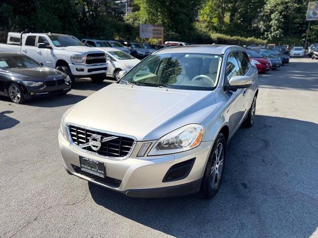 Photo of 2013 Seashell Metallic Volvo XC60