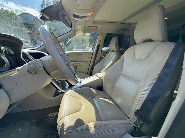 Photo of 2013 Seashell Metallic Volvo XC60