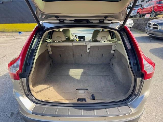 Photo of 2013 Seashell Metallic Volvo XC60