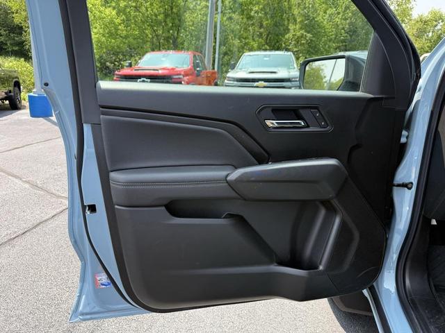 Photo of 2025 White Chevrolet Colorado