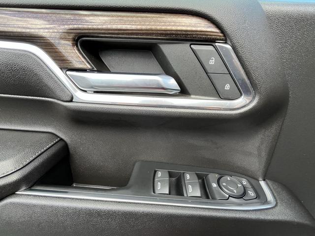 Photo of 2023 Black Chevrolet Silverado 1500