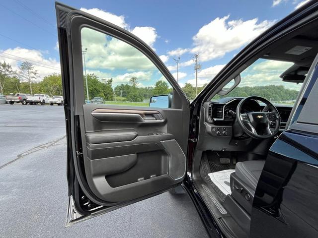 Photo of 2023 Black Chevrolet Silverado 1500