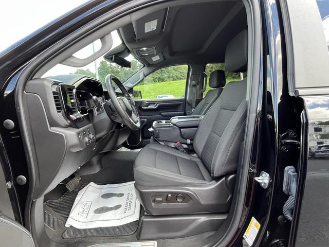 Photo of 2023 Black Chevrolet Silverado 1500