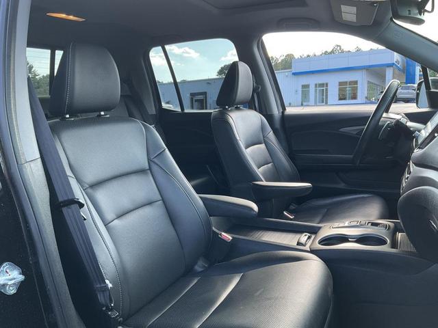 Photo of 2021 Crystal Black Pearl Honda Ridgeline
