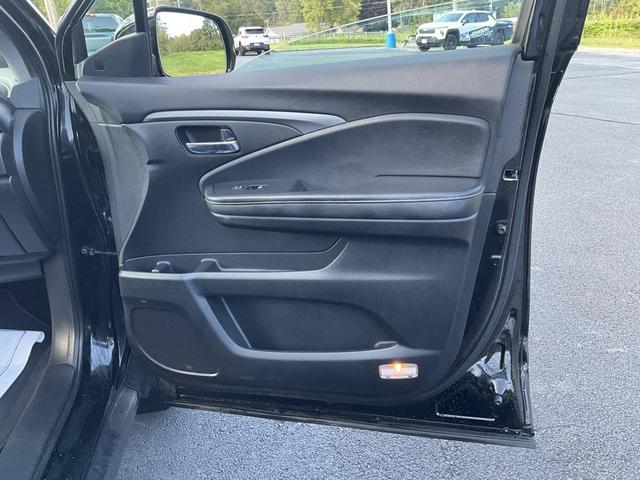 Photo of 2021 Crystal Black Pearl Honda Ridgeline