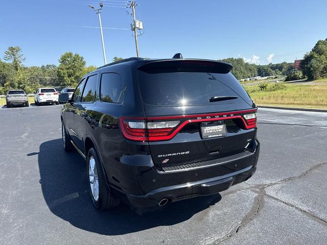 Photo of 2023 DB Black Crystal Clearcoat Dodge Durango