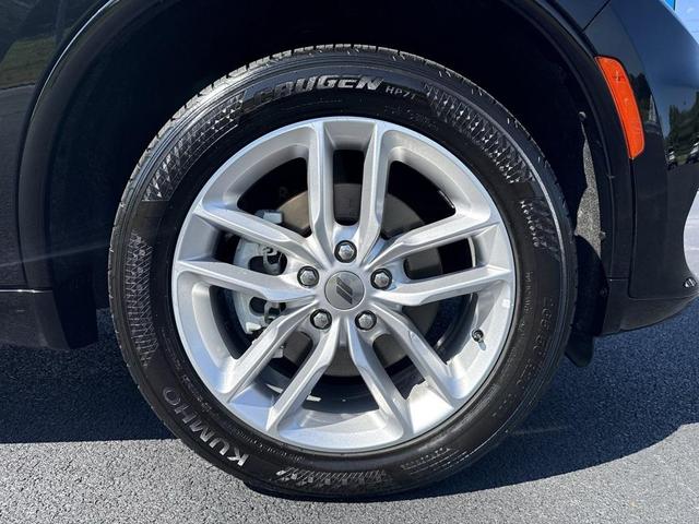 Photo of 2023 DB Black Crystal Clearcoat Dodge Durango
