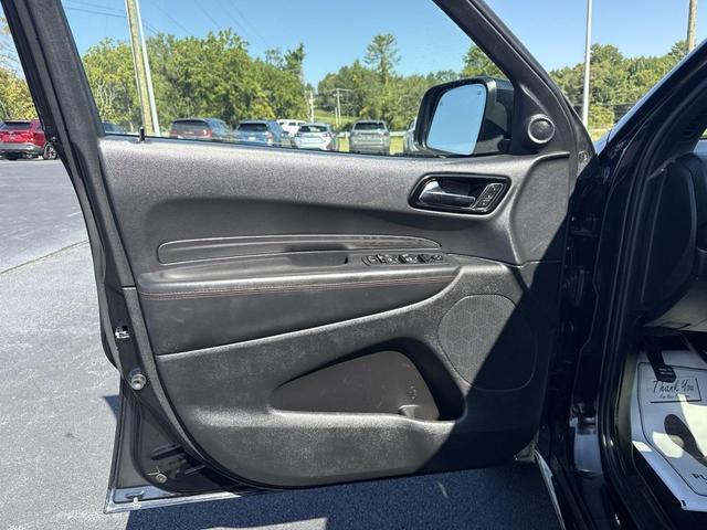 Photo of 2023 DB Black Crystal Clearcoat Dodge Durango