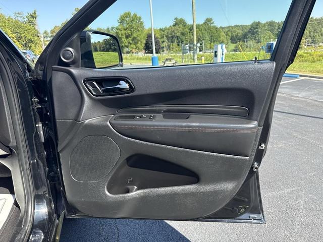 Photo of 2023 DB Black Crystal Clearcoat Dodge Durango